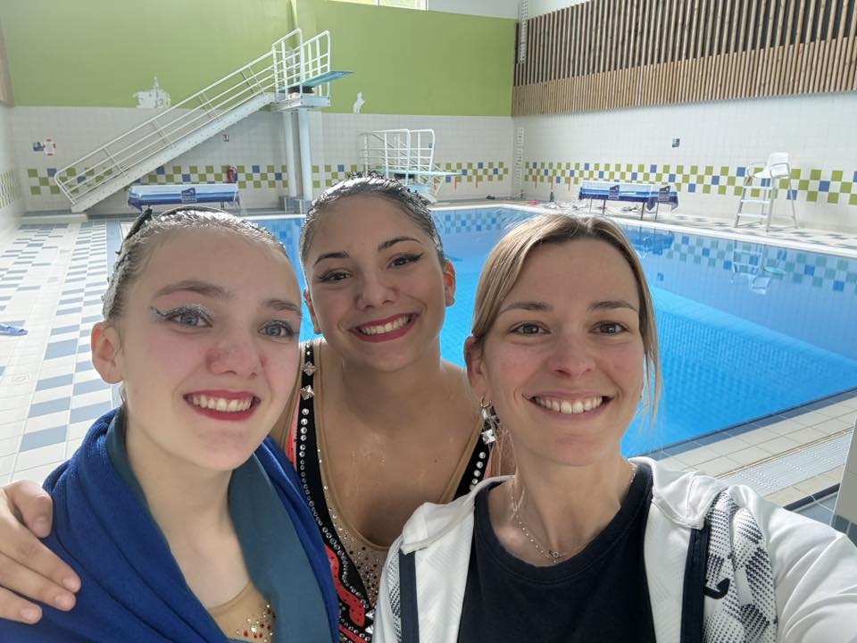 Peut être une image de nage et piscine
